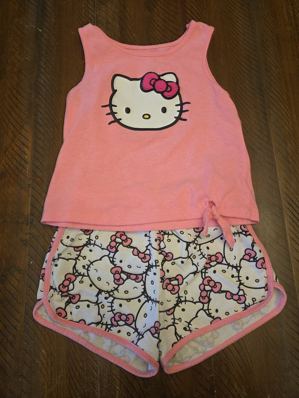 🎉5/$10 Hello Kitty Pink Tank Top and Printed Shorts 5/6